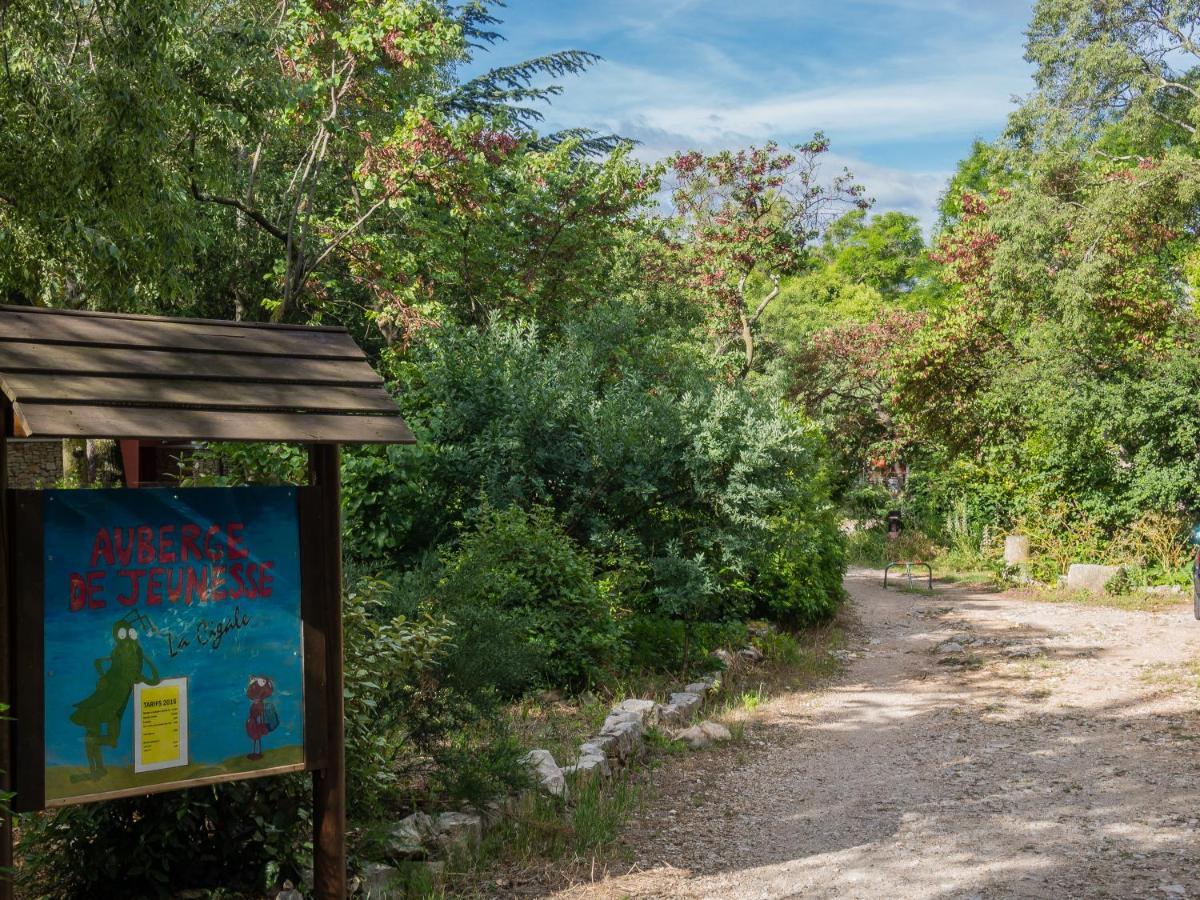 Auberge De Jeunesse Hi Nîmes Kültér fotó