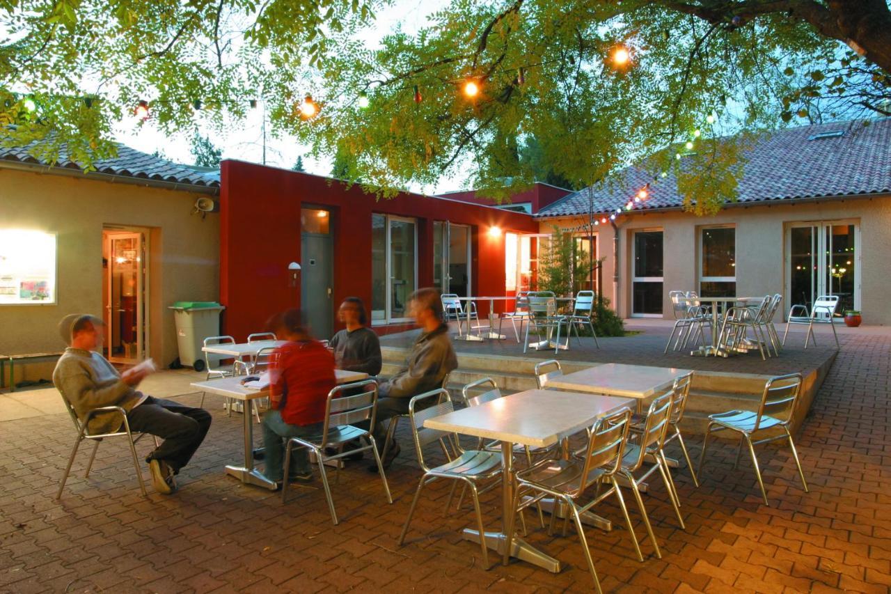 Auberge De Jeunesse Hi Nîmes Kültér fotó