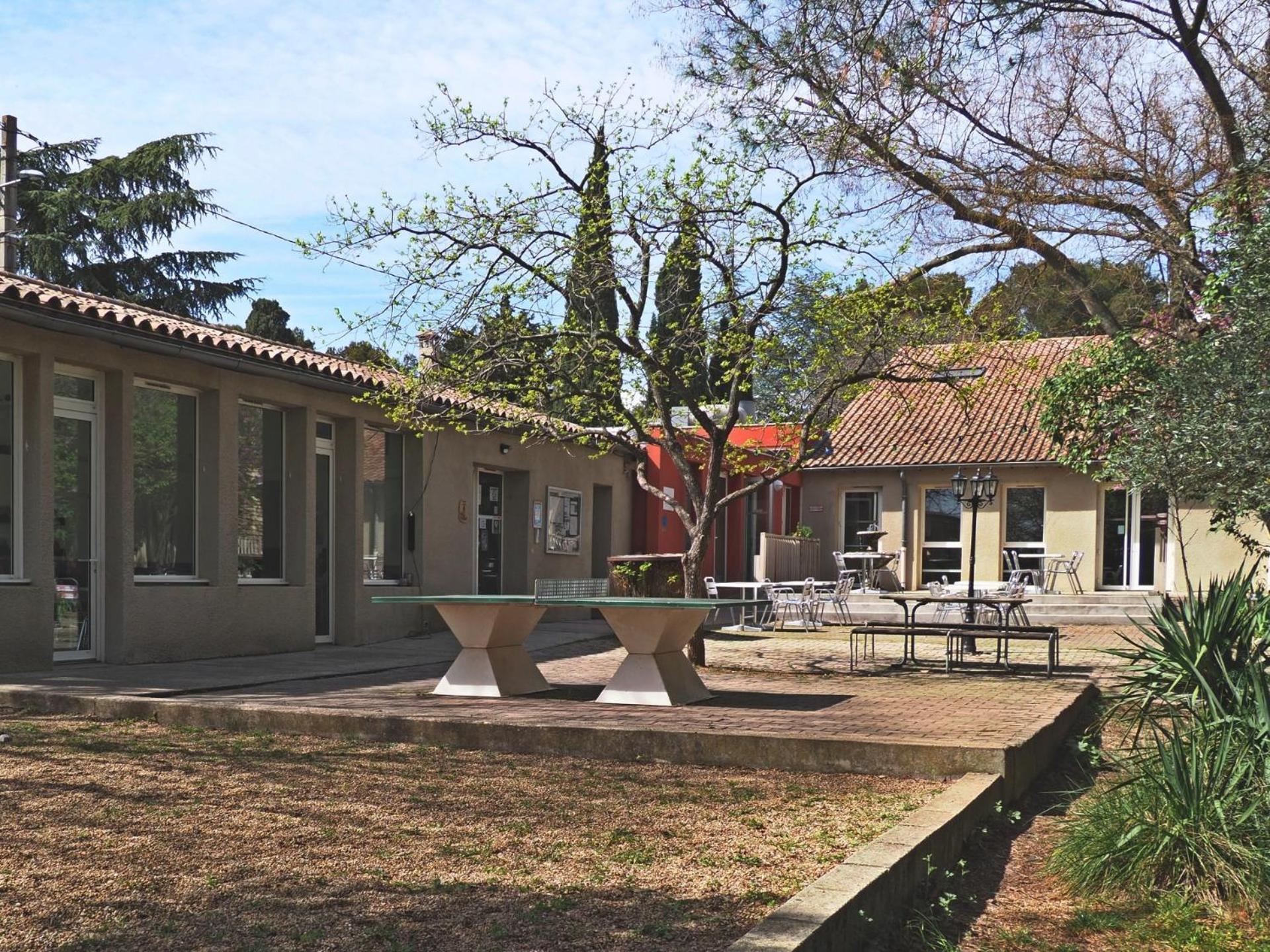 Auberge De Jeunesse Hi Nîmes Kültér fotó